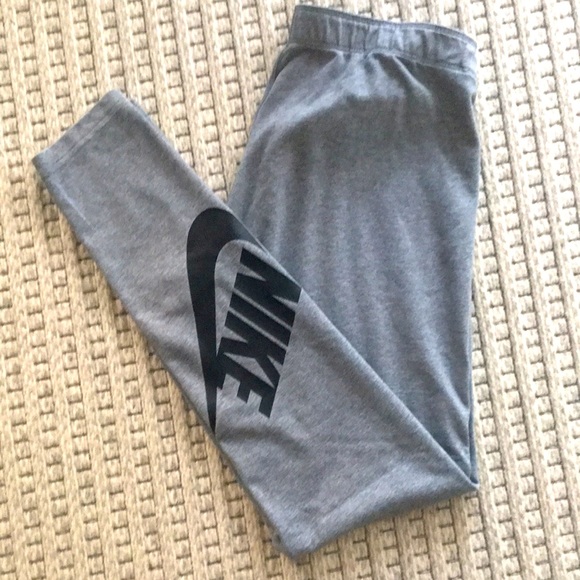 Nike Leggings - Picture 3 of 8